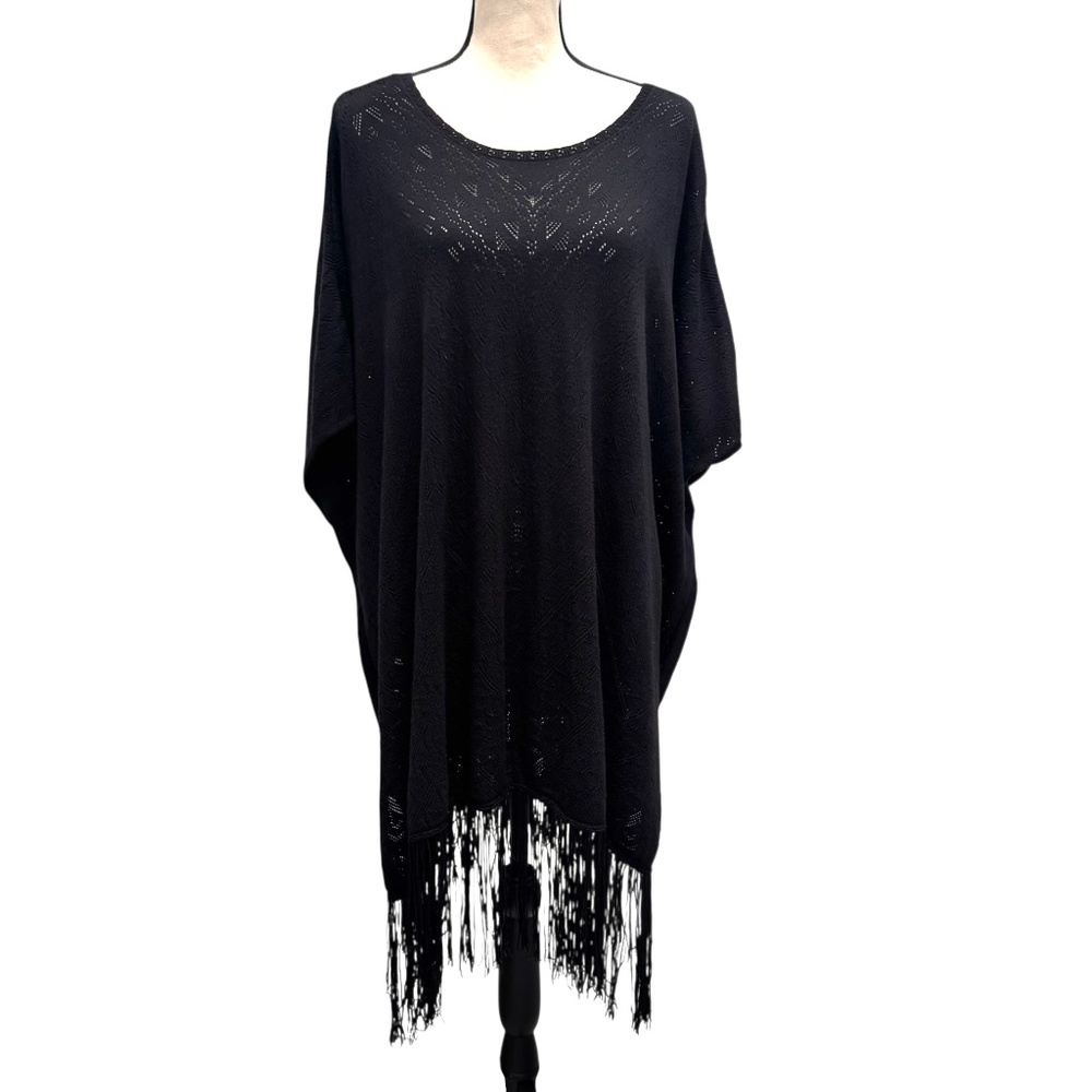 BCBG MAX AZRIA BLACK "DRUE" KNIT SHORT SLEEVE PONCHO SWEATER W FRINGED HEM